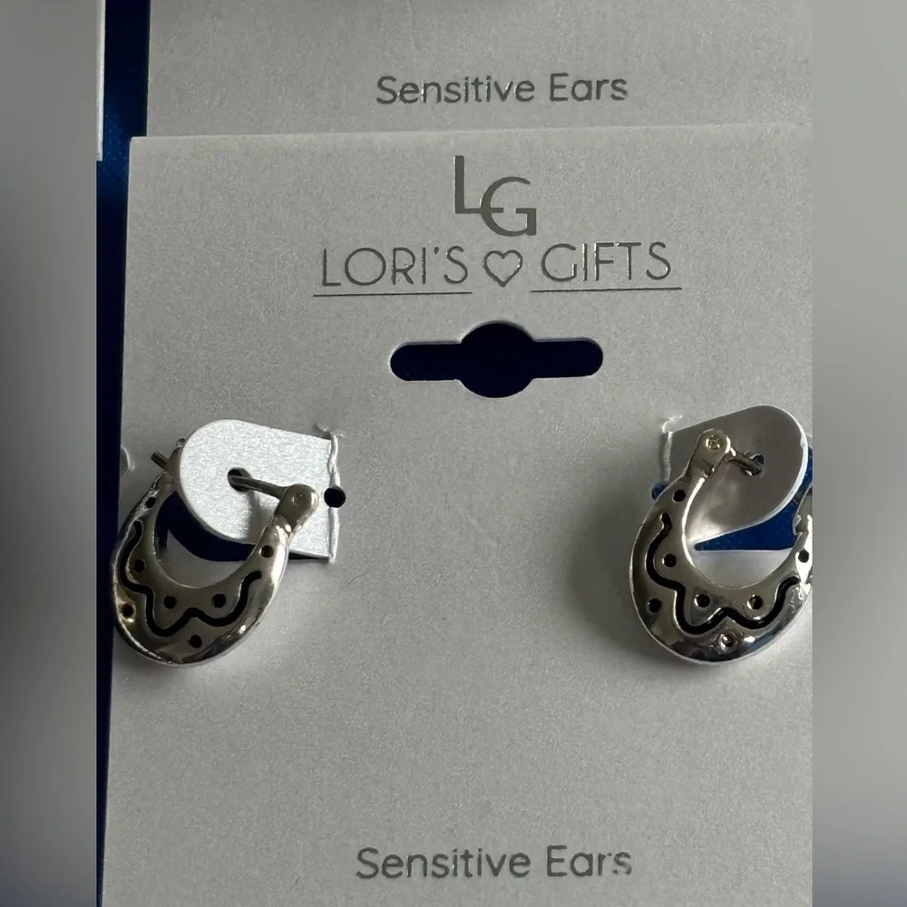 Lori’s Gifts Set of 4 Hoop Earrings: Two-Tone and Silver Huggie - Picture 6 of 6